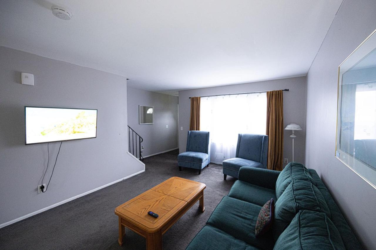 Cheerful Home With Free Parking And Wifi 로체스터 외부 사진