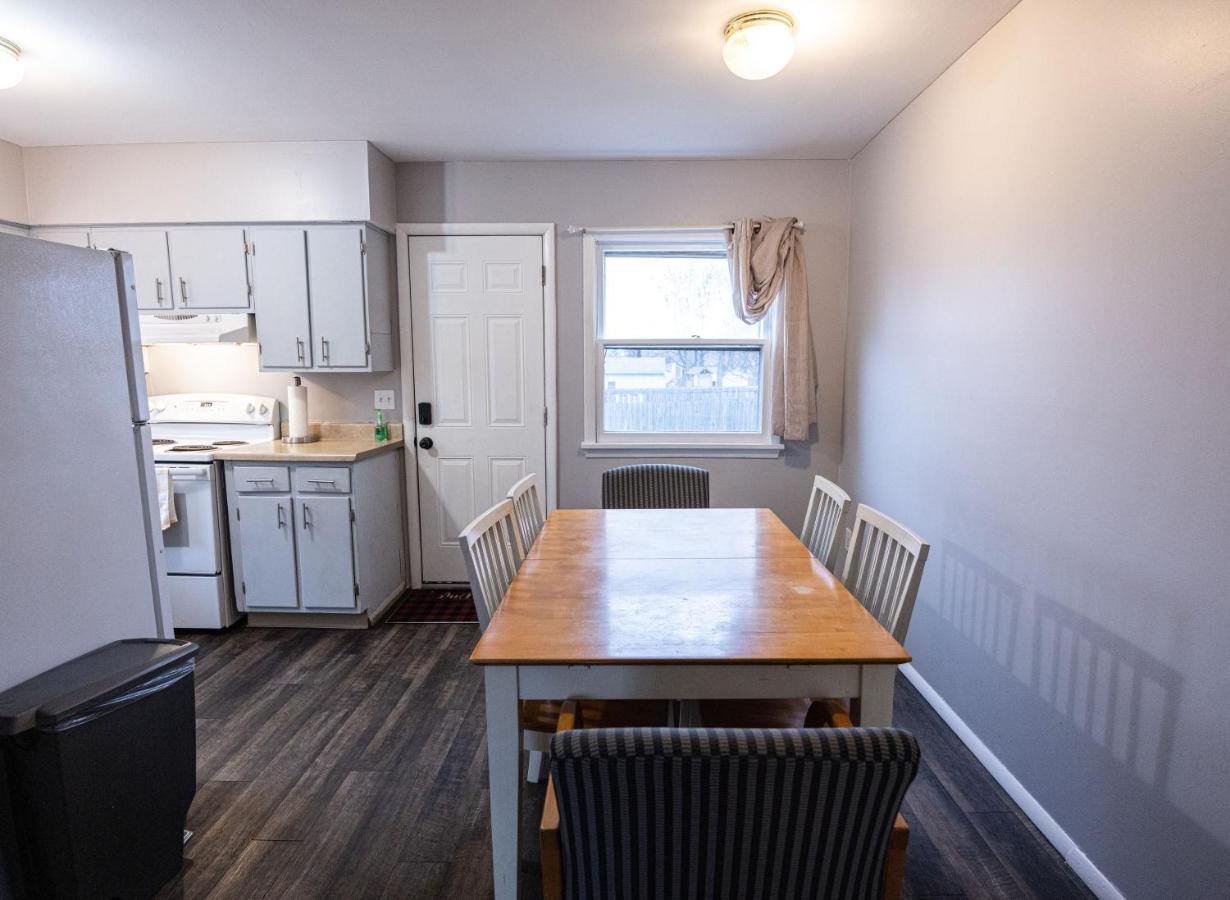 Cheerful Home With Free Parking And Wifi 로체스터 외부 사진